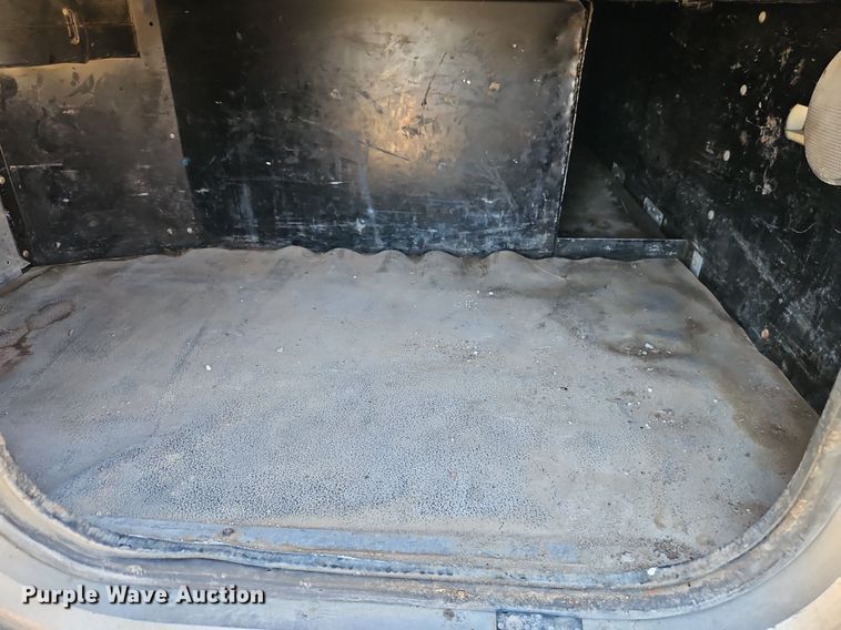 image for item EI3640 2006 Peterbuilt 379 semi truck