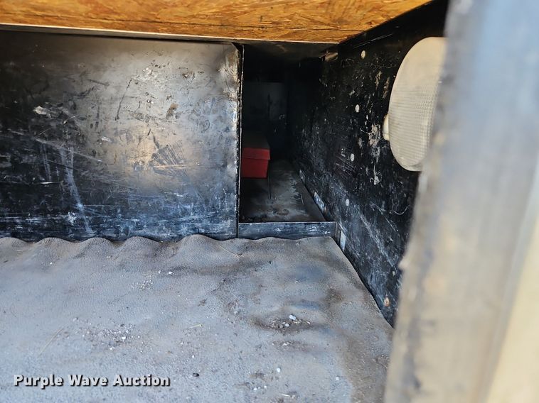 image for item EI3640 2006 Peterbuilt 379 semi truck