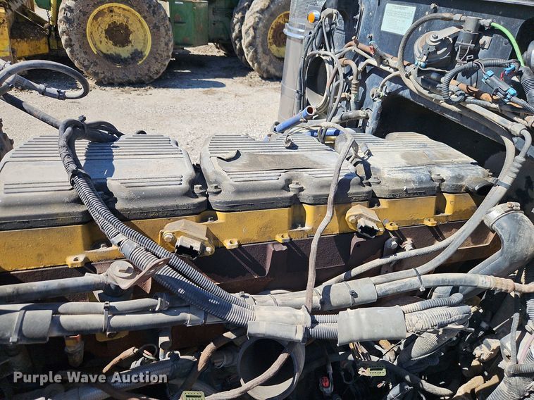 image for item EI3640 2006 Peterbuilt 379 semi truck