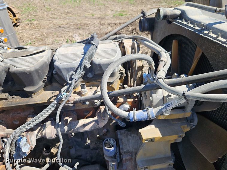 image for item EI3640 2006 Peterbuilt 379 semi truck