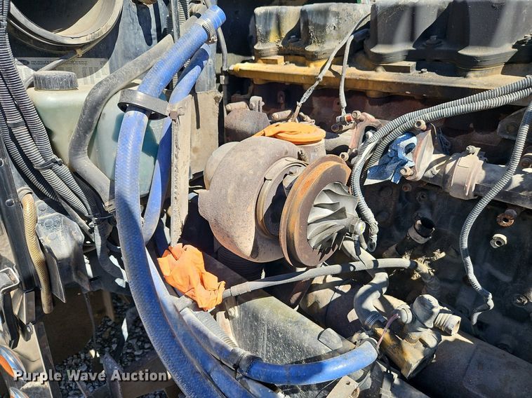 image for item EI3640 2006 Peterbuilt 379 semi truck