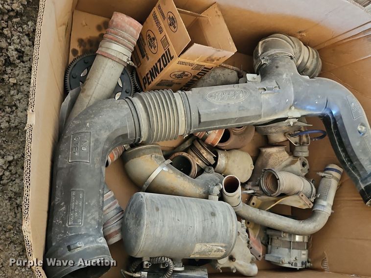 image for item EI3640 2006 Peterbuilt 379 semi truck