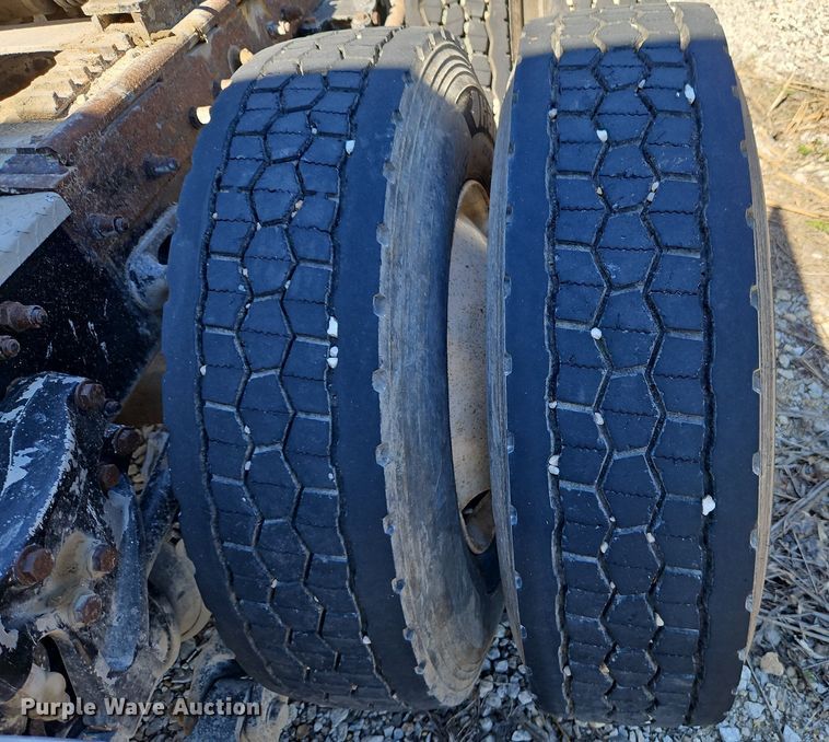 image for item EI3640 2006 Peterbuilt 379 semi truck