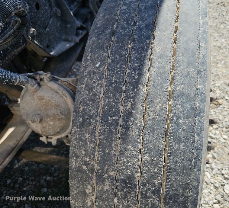 image for item EI3640 2006 Peterbuilt 379 semi truck