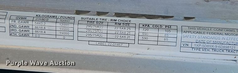 image for item EI3640 2006 Peterbuilt 379 semi truck