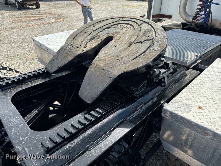 image for item EJ0317 2006 Kenworth T800 semi truck