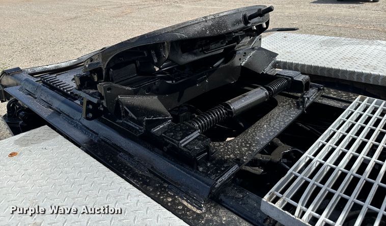 image for item EJ0317 2006 Kenworth T800 semi truck