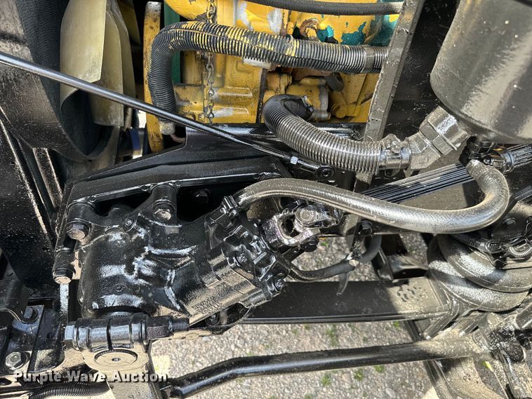 image for item EJ0317 2006 Kenworth T800 semi truck