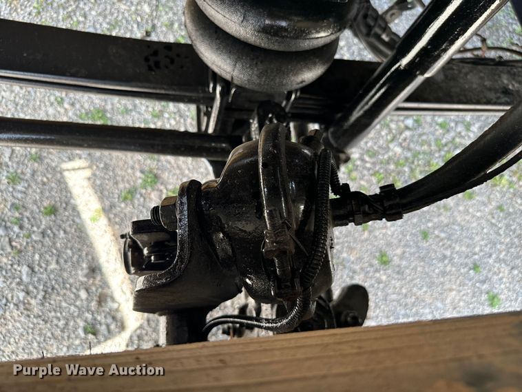 image for item EJ0317 2006 Kenworth T800 semi truck