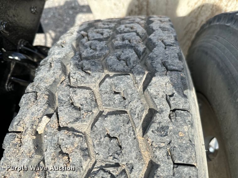 image for item EJ0317 2006 Kenworth T800 semi truck