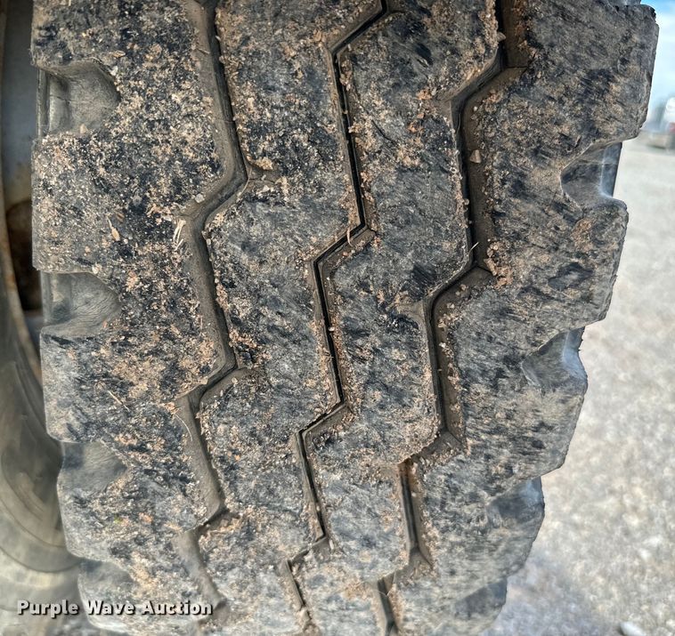 image for item EJ0317 2006 Kenworth T800 semi truck