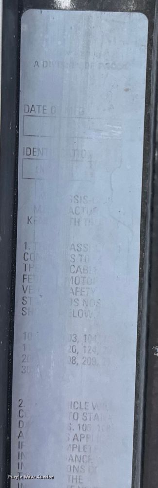 image for item EJ0317 2006 Kenworth T800 semi truck