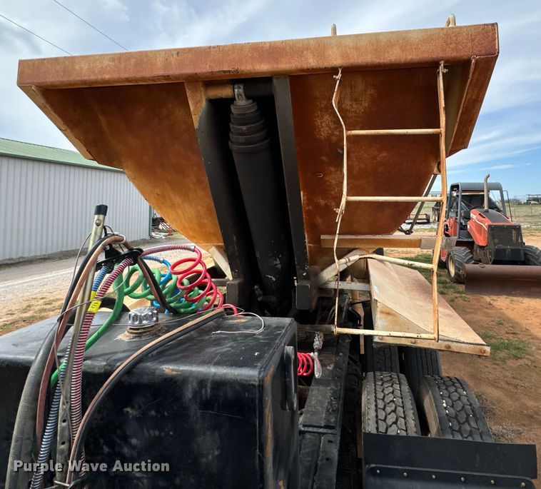 image for item EJ0335 1991 Fruehauf  DRXX-M2-32 end dump trailer