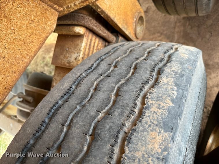 image for item EJ0335 1991 Fruehauf  DRXX-M2-32 end dump trailer