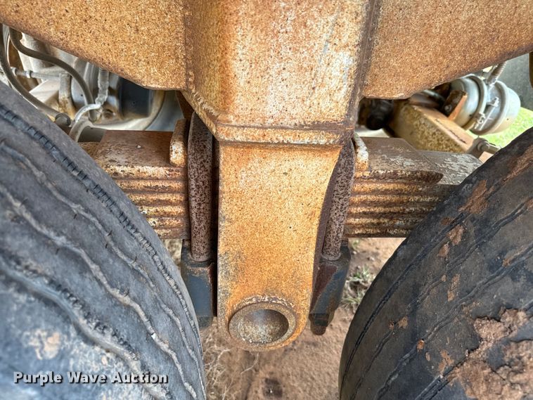 image for item EJ0335 1991 Fruehauf  DRXX-M2-32 end dump trailer