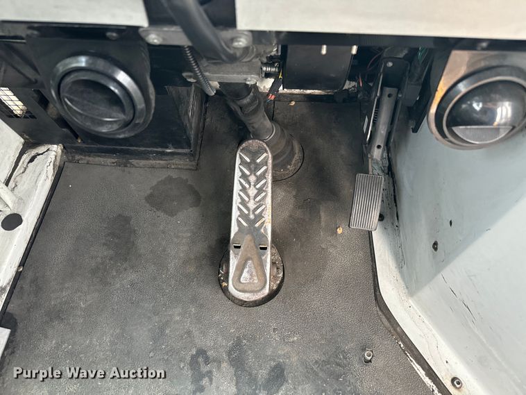 image for item EJ0347 Kalmar  Ottawa 4x2 yard truck