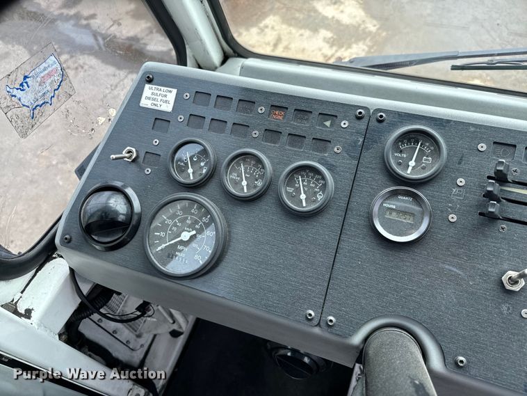 image for item EJ0347 Kalmar  Ottawa 4x2 yard truck