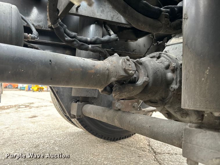 image for item EJ0347 Kalmar  Ottawa 4x2 yard truck