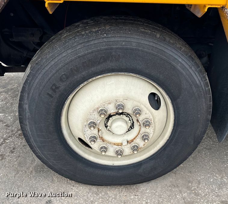 image for item EJ0347 Kalmar  Ottawa 4x2 yard truck