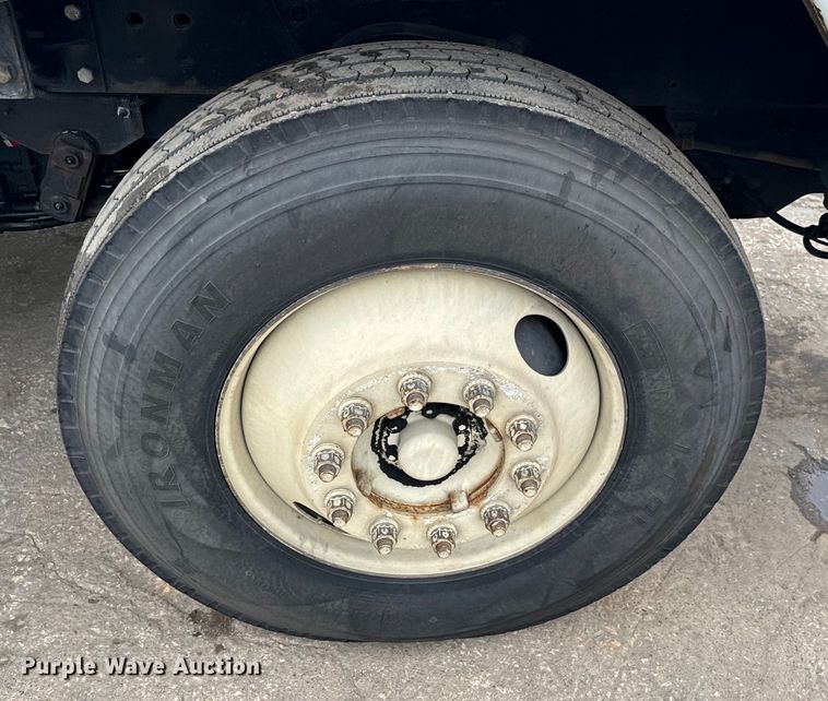 image for item EJ0347 Kalmar  Ottawa 4x2 yard truck