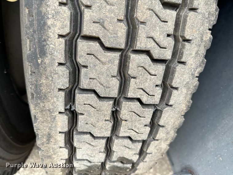 image for item EJ0347 Kalmar  Ottawa 4x2 yard truck