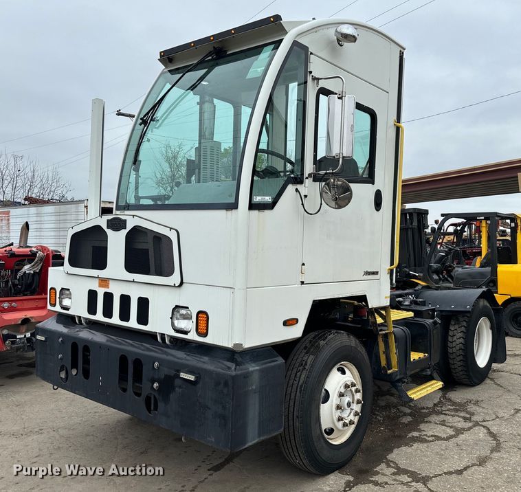 image for item EJ0348 2015 Autocar XSPotter yard truck