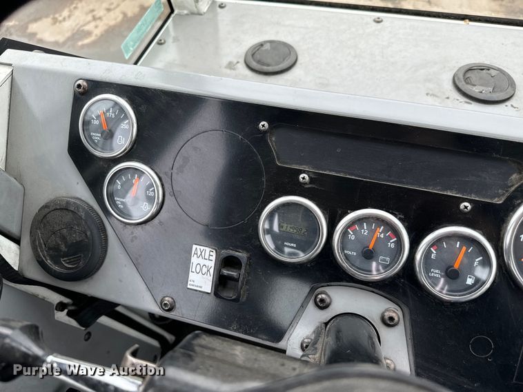 image for item EJ0348 2015 Autocar XSPotter yard truck