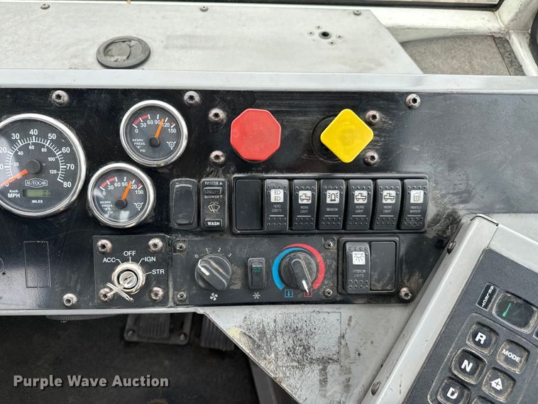 image for item EJ0348 2015 Autocar XSPotter yard truck