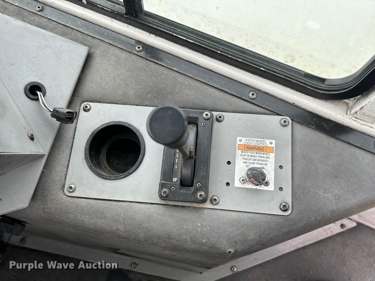 image for item EJ0348 2015 Autocar XSPotter yard truck