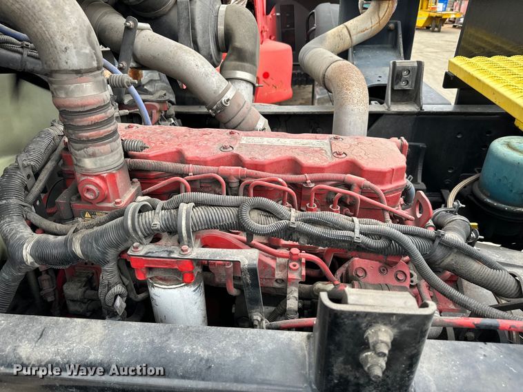 image for item EJ0348 2015 Autocar XSPotter yard truck