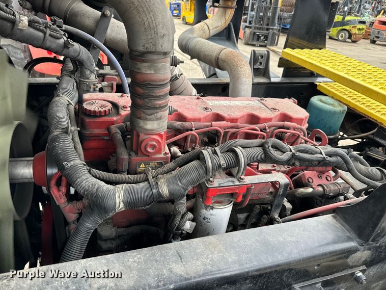 image for item EJ0348 2015 Autocar XSPotter yard truck