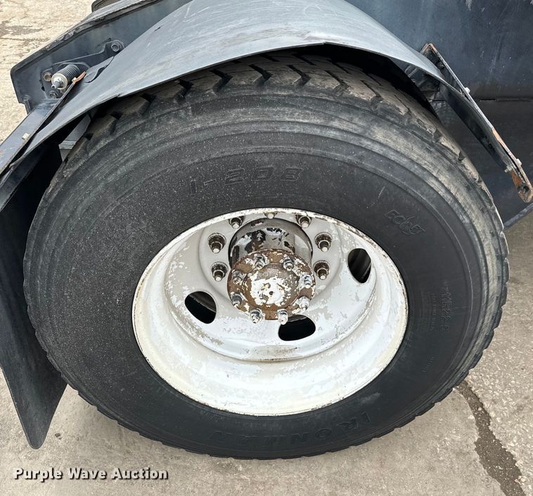 image for item EJ0348 2015 Autocar XSPotter yard truck