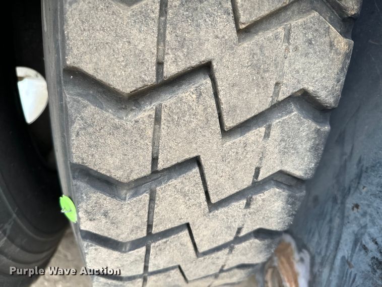 image for item EJ0348 2015 Autocar XSPotter yard truck