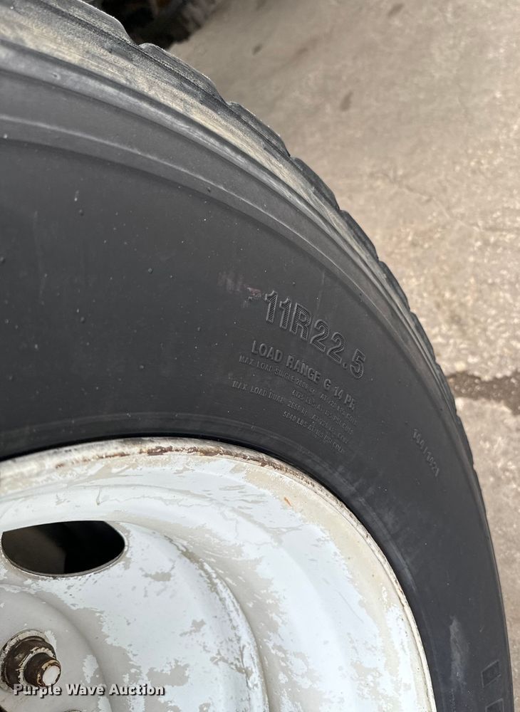 image for item EJ0348 2015 Autocar XSPotter yard truck