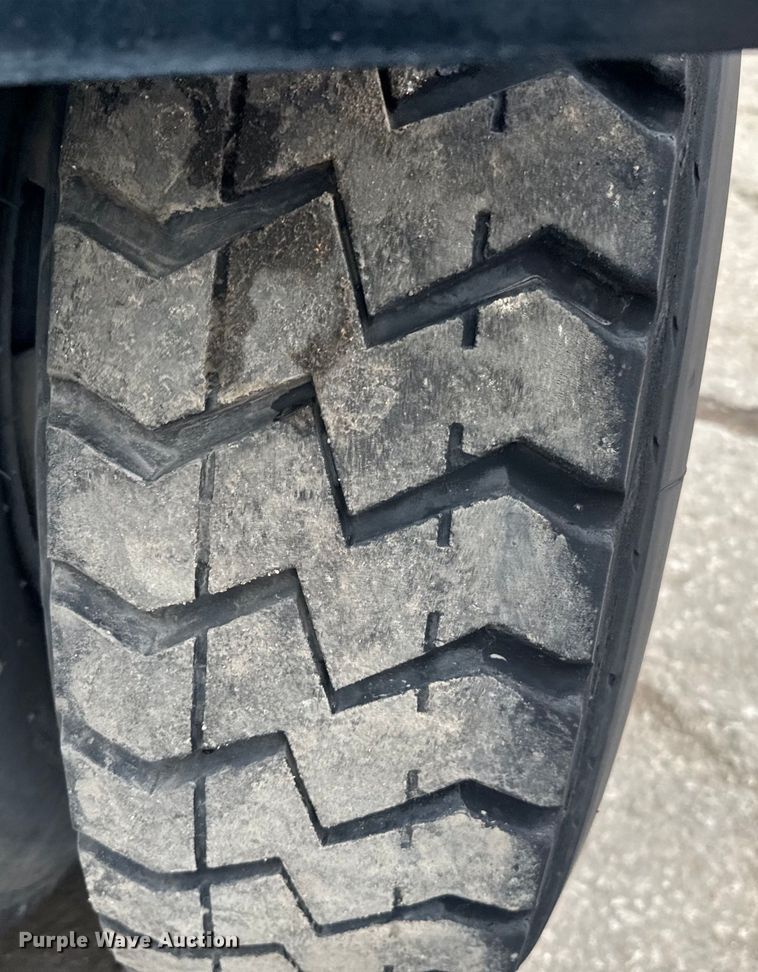 image for item EJ0348 2015 Autocar XSPotter yard truck