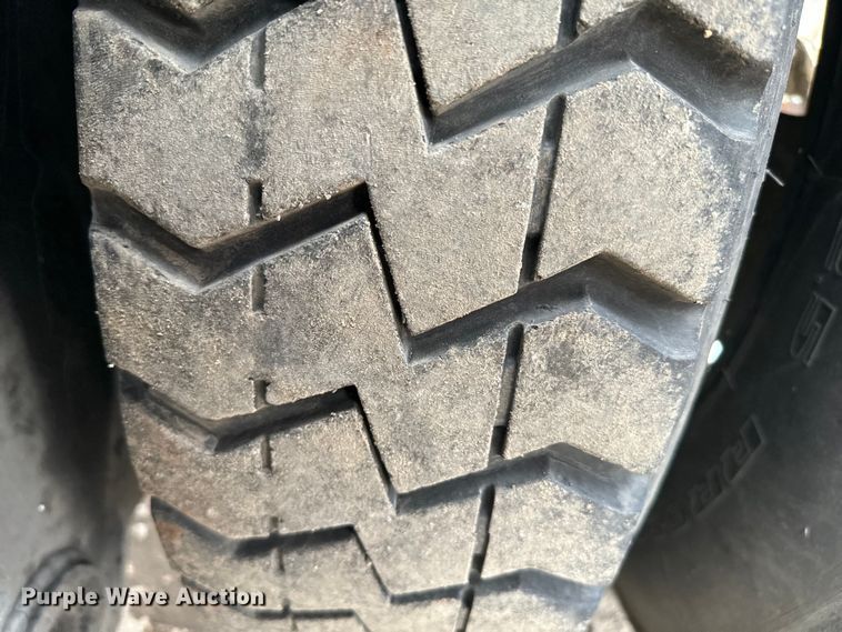 image for item EJ0348 2015 Autocar XSPotter yard truck