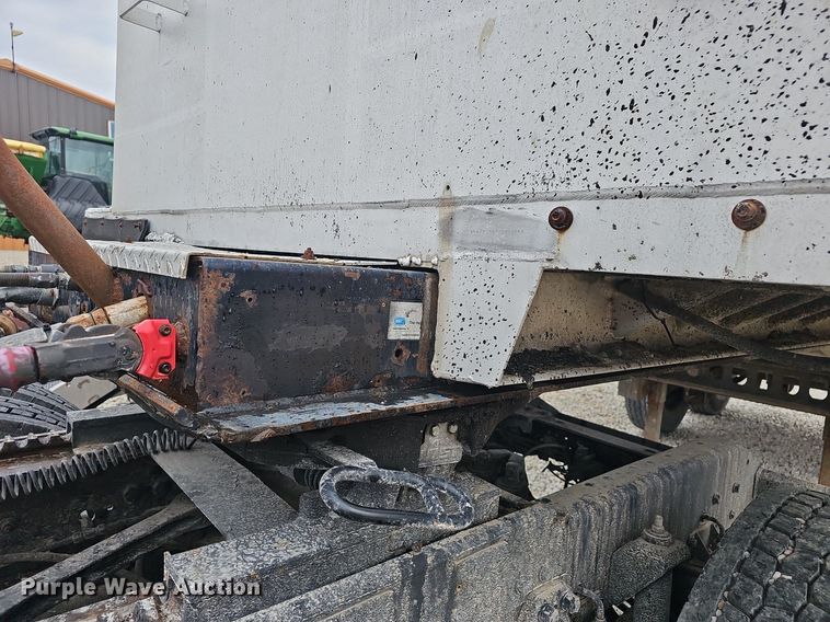 image for item EJ6054 1994 Heil end dump trailer