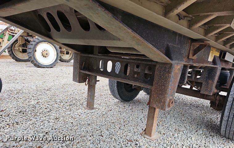 image for item EJ6054 1994 Heil end dump trailer