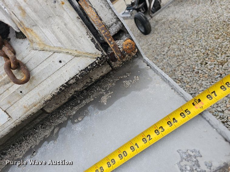 image for item EJ6054 1994 Heil end dump trailer