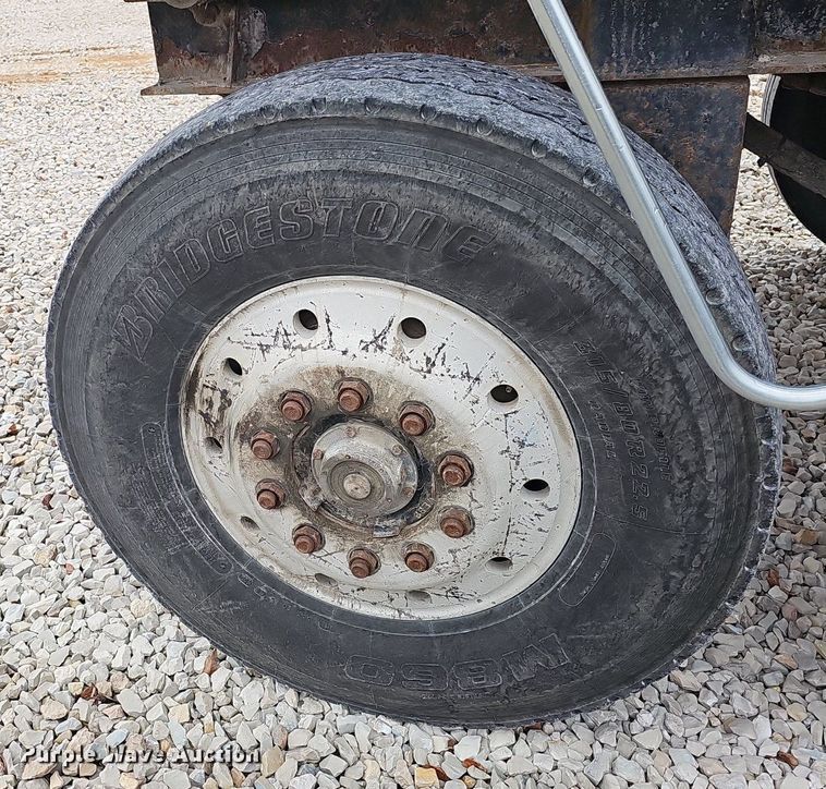 image for item EJ6054 1994 Heil end dump trailer