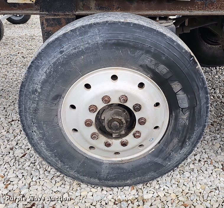 image for item EJ6054 1994 Heil end dump trailer