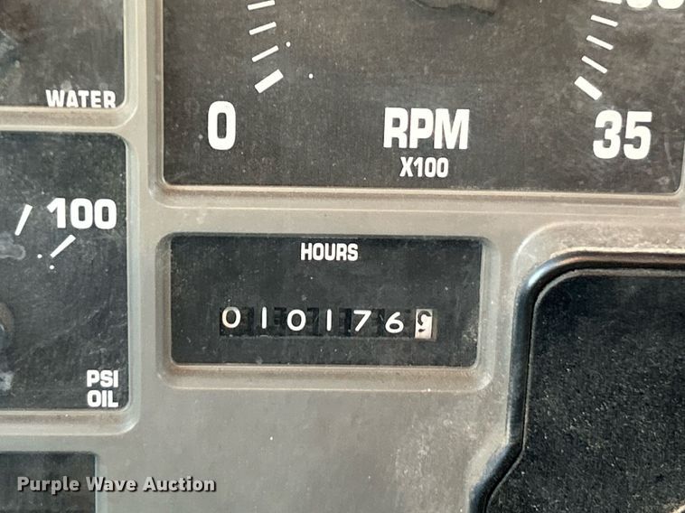 image for item EK4006 2000 International 4700 box truck