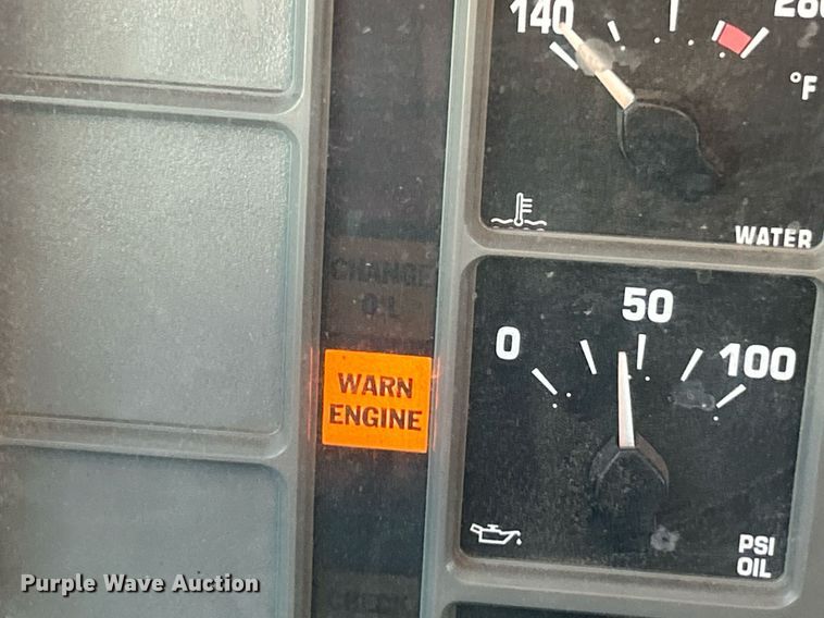 image for item EK4006 2000 International 4700 box truck