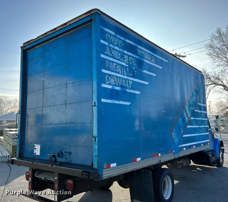 image for item EK4006 2000 International 4700 box truck