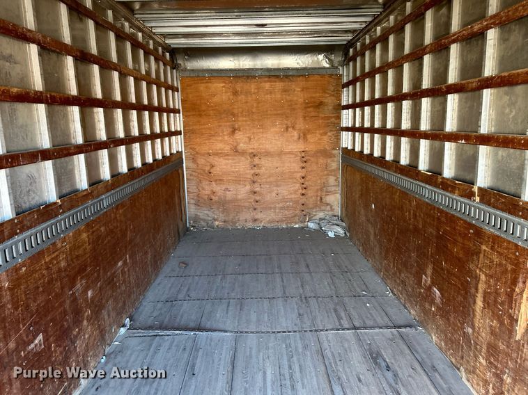 image for item EK4006 2000 International 4700 box truck