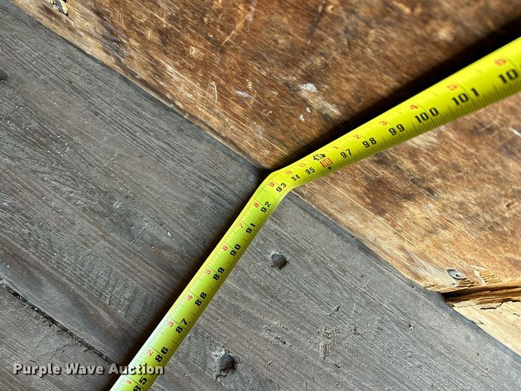 image for item EK4006 2000 International 4700 box truck