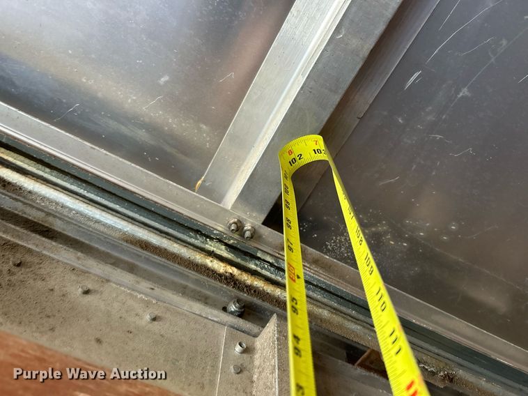 image for item EK4006 2000 International 4700 box truck