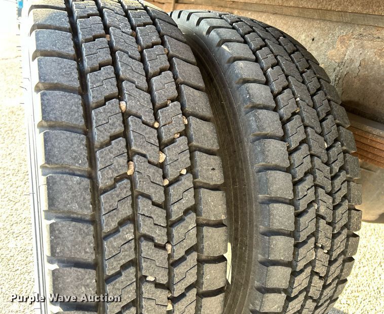 image for item EK4006 2000 International 4700 box truck