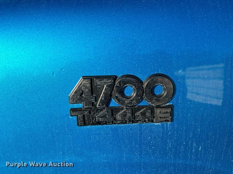 image for item EK4006 2000 International 4700 box truck