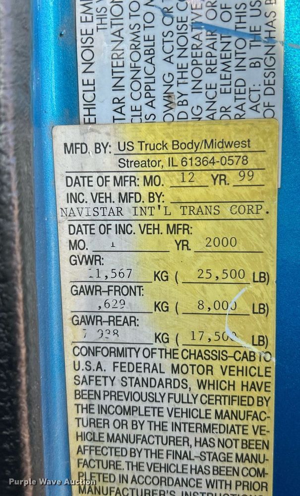 image for item EK4006 2000 International 4700 box truck